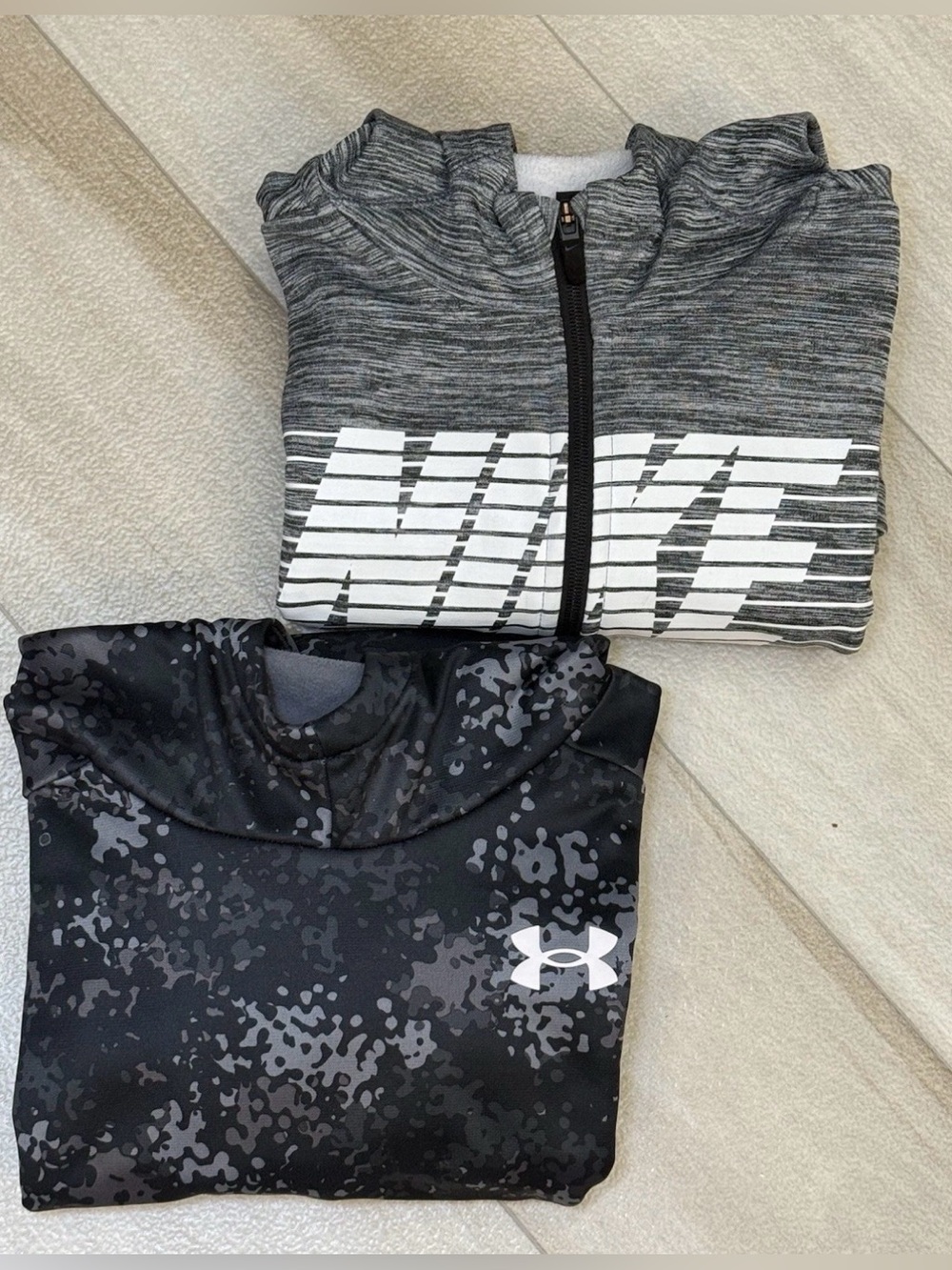 Nike Zip Up & Under Armour Pullover Hoodies
Kids Size XL Gray Black Lot Of 2